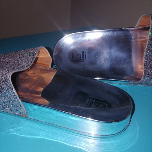 Kalli Sandals - Picture 2 of 4